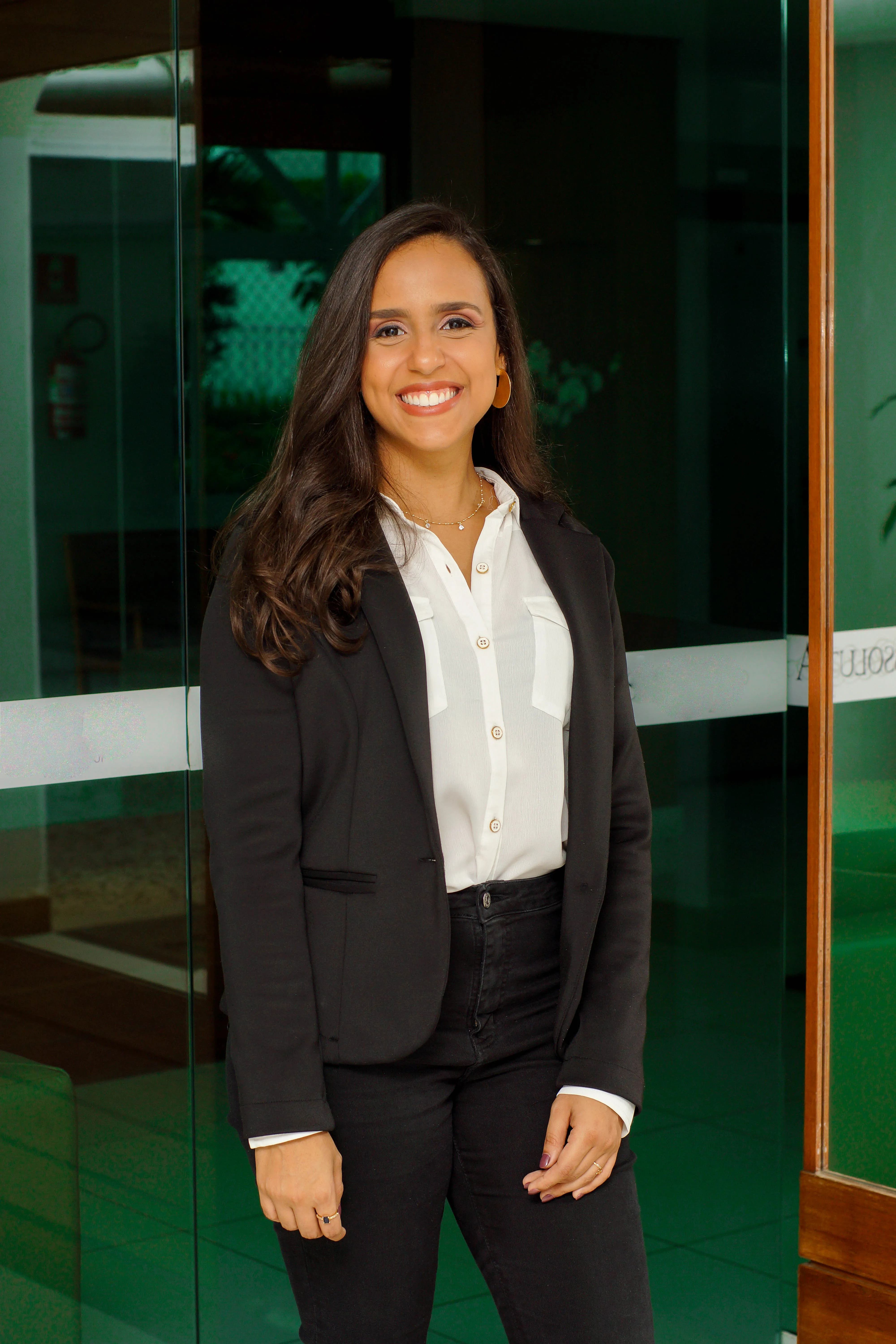 Luana Cerqueira, psicóloga, em retrato profissional